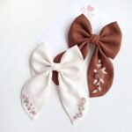 Laço Anabelle bordado