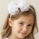 Tiara com laço de organza branco